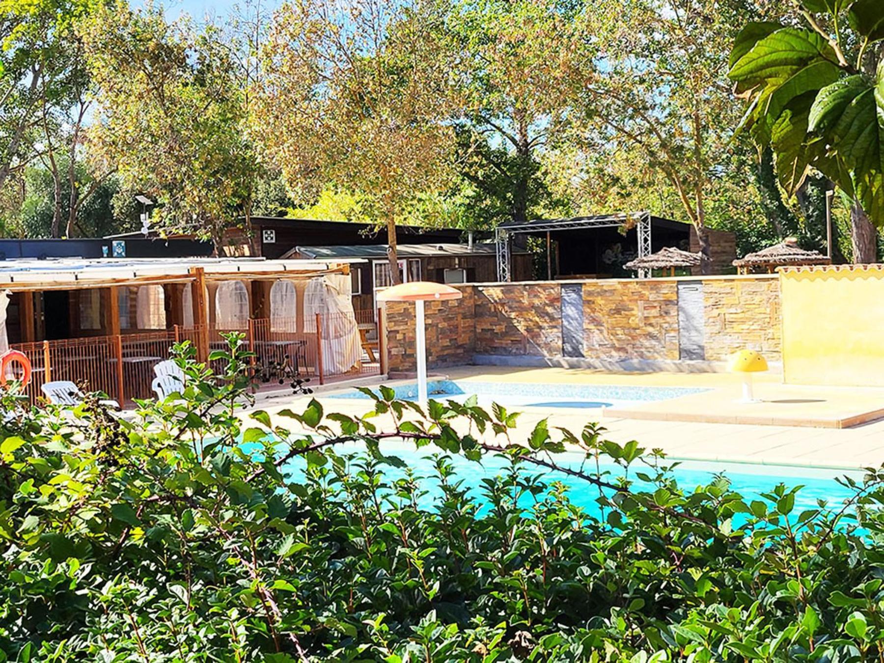 Camping Le Val De Cesse Mirepeisset Dış mekan fotoğraf